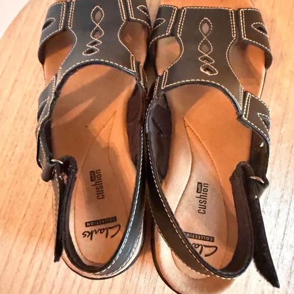 Clarks Women’s Black Leather Comfort Sandals US 9.5 M Cushioned Slingback - Picture 6 of 8
